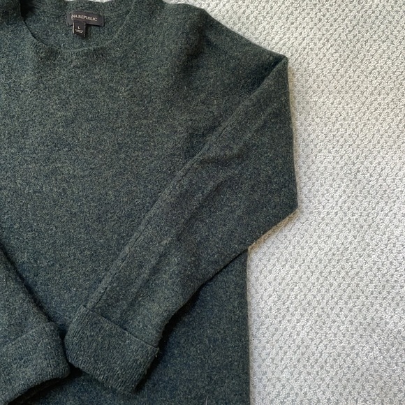 Banana Republic Green Wool Sweater - Picture 3 of 4